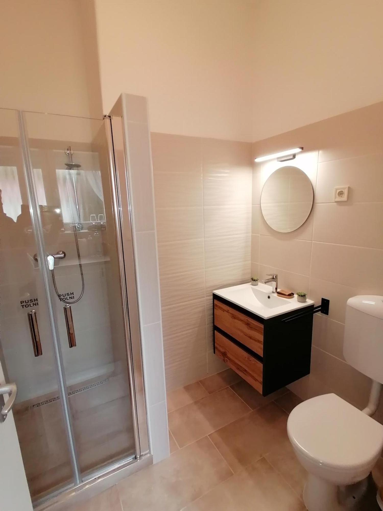 Mohacs Korona Apartman Buitenkant foto