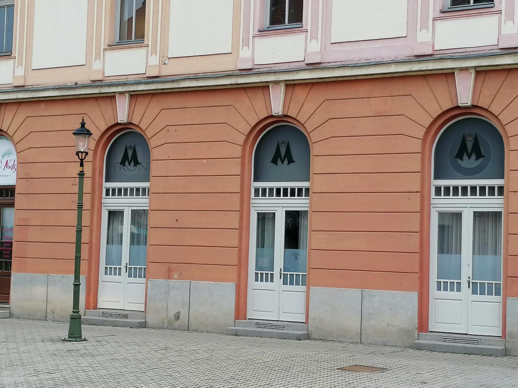 Mohacs Korona Apartman Buitenkant foto